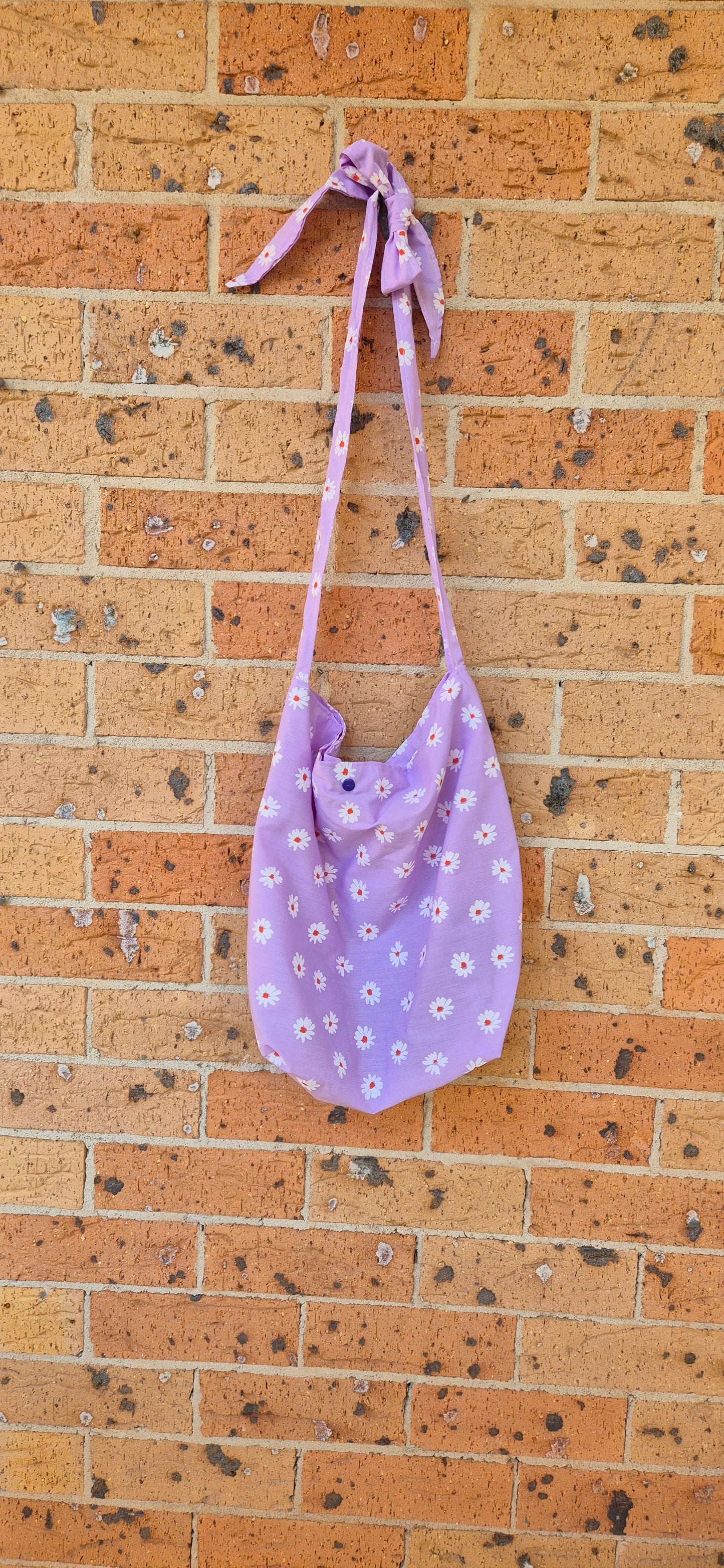 Daisy violet tote