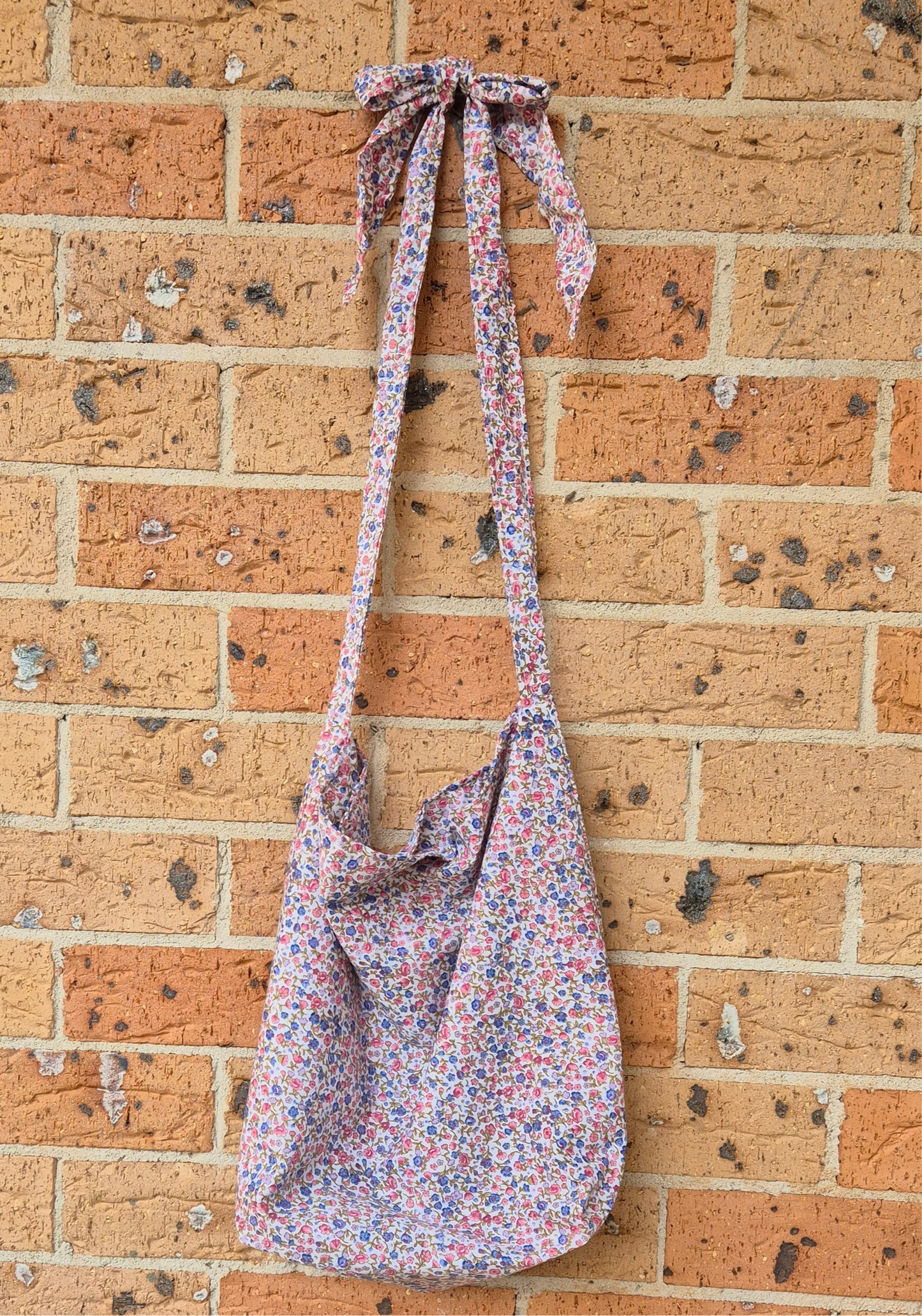 Red blue floral Tote